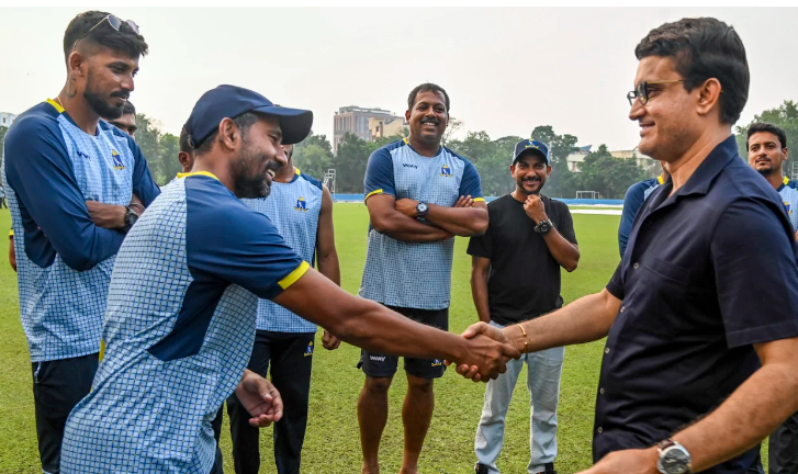 Saha's Decision to Continue Playing for Bengal Influenced by Ganguly