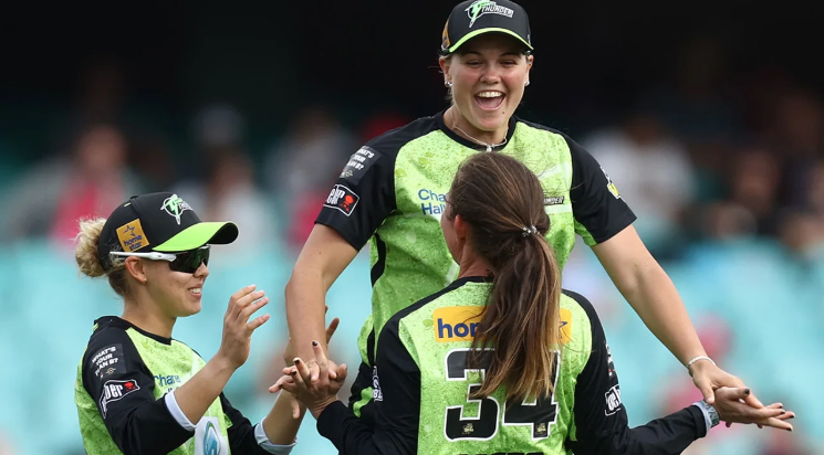 Heather Knight and Samantha Bates Propel Sydney Thunder to Derby Triumph Against Sixers