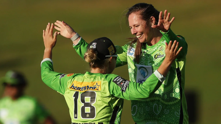 Sam Bates: From Career Doubts to WBBL Stardom with Sydney Thunder