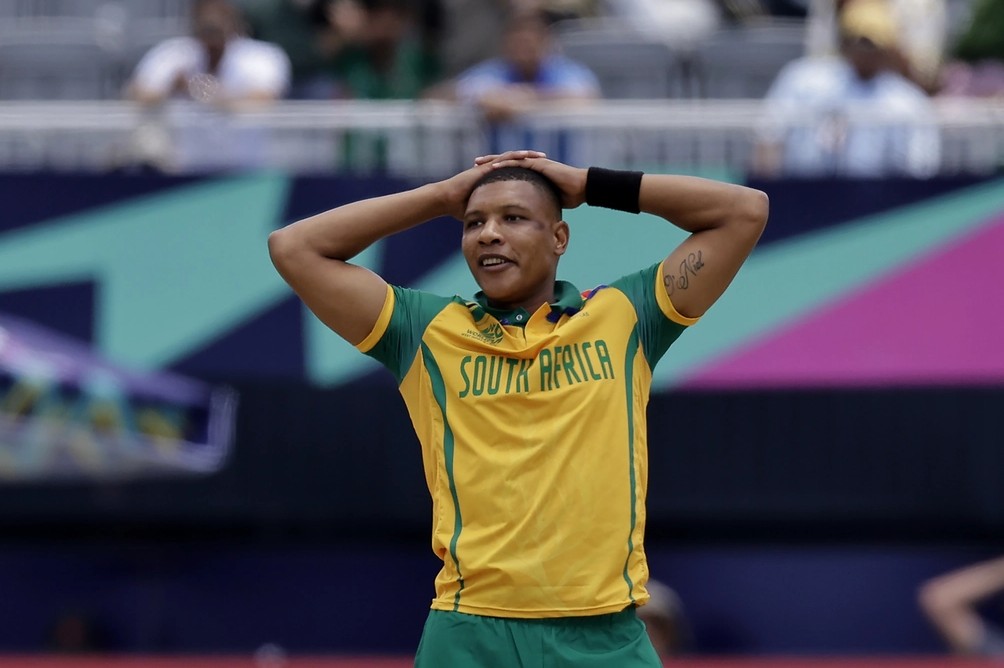 Baartman Ruled Out of Third ODI Against Pakistan Due to Right Knee Issue