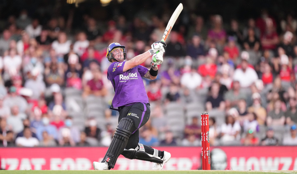 Ben McDermott's Explosive Half-Century Sets Hurricanes Up for 214, Strikers Face Huge Target