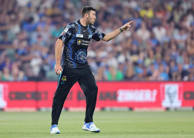 R Ashwin Praises Jamie Overton's Sportsmanship After Non-Striker Run-Out Warning in Big Bash League