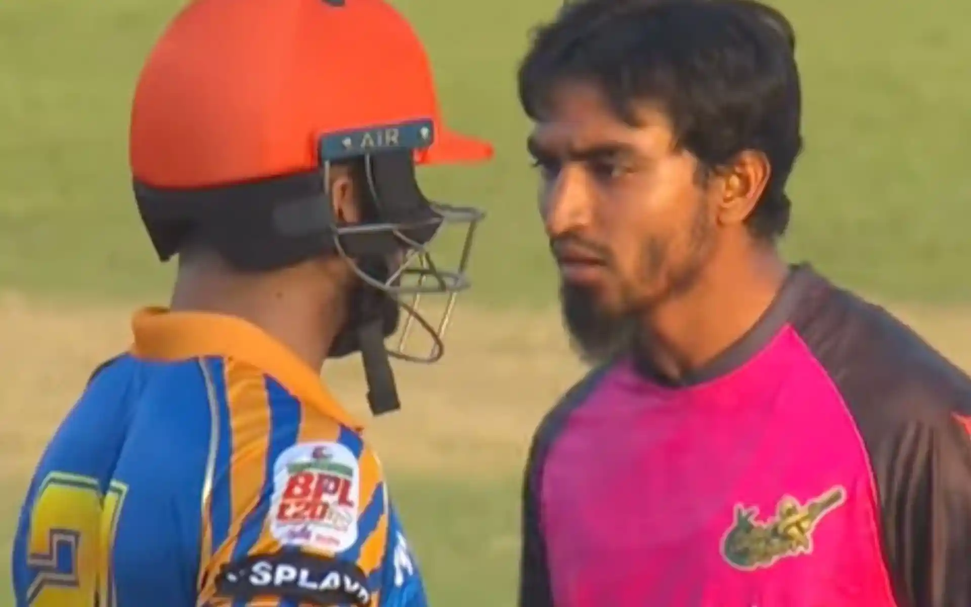 Watch: Mohammad Nawaz's Heated Shoulder Clash With Tanzim Hasan Sakib in the BPL