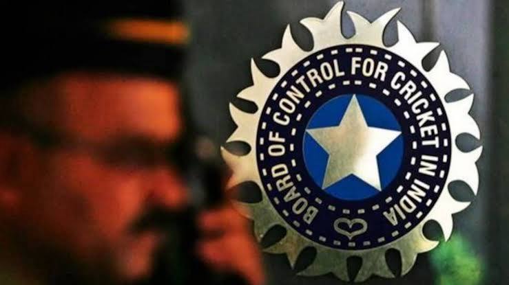 BCCI Review Meeting on Border Gavaskar Trophy: Rohit Sharma to Keep Captaincy, Fitness Standards, Team Management Changes Ahead