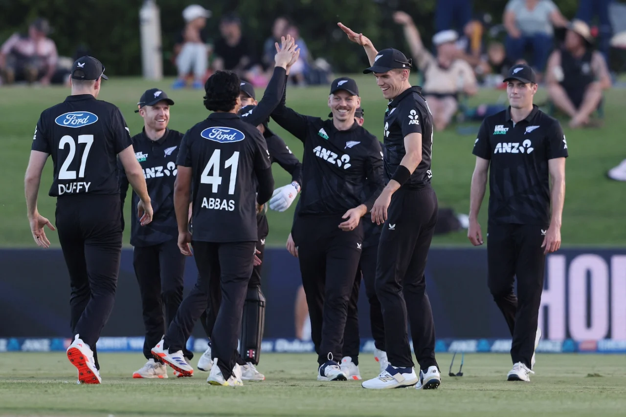 NZ vs PAK 3rd ODI: New Zealand Sweep Series 3-0, Ben Sears Creates History with Consecutive 5-Wicket Hauls