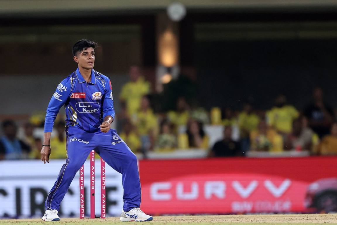 Injury Blow for MI: Vignesh Puthur Ruled Out, Raghu Sharma Replaces Him in MI Squad